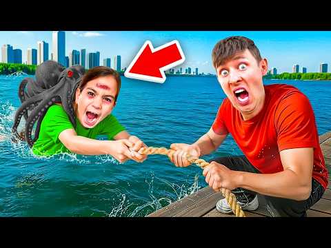 LITTLE BOY IS ATTACKED BY AN OCTOPUS!😱