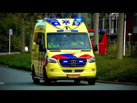 Nieuwe Ambulances 12-164 en 11-136 met Spoed onderweg naar meldingen op Schiphol en in Purmerend