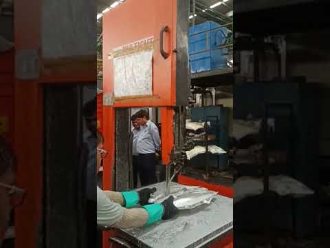 VBM 250 : VERTICAL MANUAL BAND SAW MACHINE