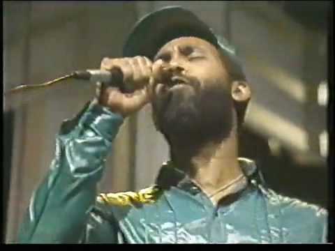 Maze w/Frankie Beverly  - Love Is The Key