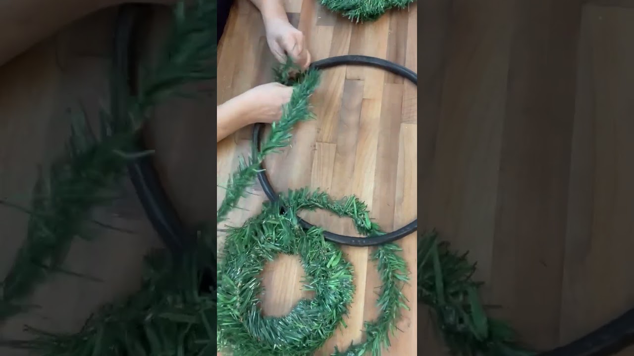Inexpensive oversized wreath #dollartree #diycrafts #wreath #christmascrafts