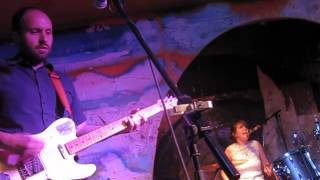 Witching Waves - Twister (Live @ The Shacklewell Arms, London, 01/08/15)