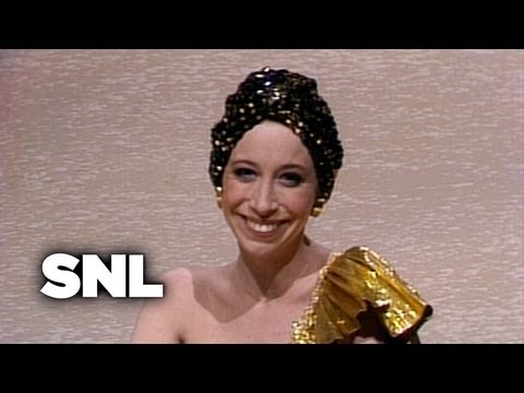 Newsbreak Segment: Oscar Fashion - Saturday Night Live