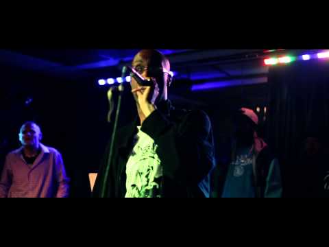 MEX VS MR MUMBLES (CLASH OF THE TITANS RAP BATTLES)