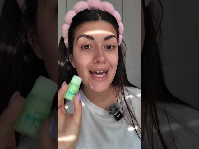 Vídeo relacionado con essence Prebase jelly GRIP HYDRATING, hidratar/humectar, suavizar, priming, natural, translúcido (29ml)