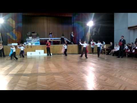 Ziemas valsis/4 dejas