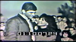 Donna Loren sings "My Way"