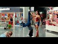Wonder Woman (Gal Gadot) Captures Bank Robbers in a Mall 
