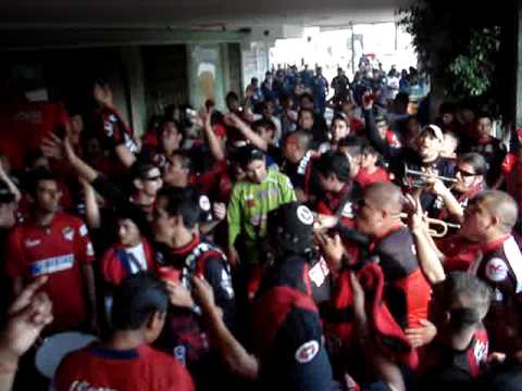 masagr3 vs trinca ensallo afuera del estadio de irapuato par 2