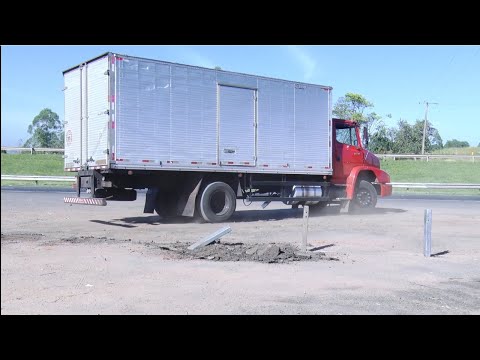 Acessos à rodovia Washington Luís na zona rural de Rio Claro são interditados pela Eixo SP
