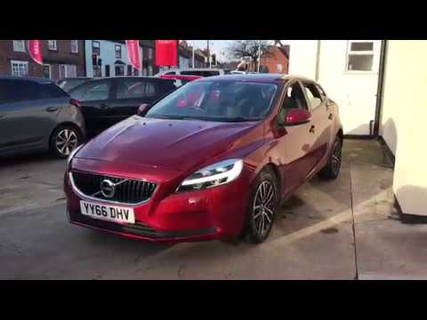 Closer Look - Volvo V40 Momentum D2
