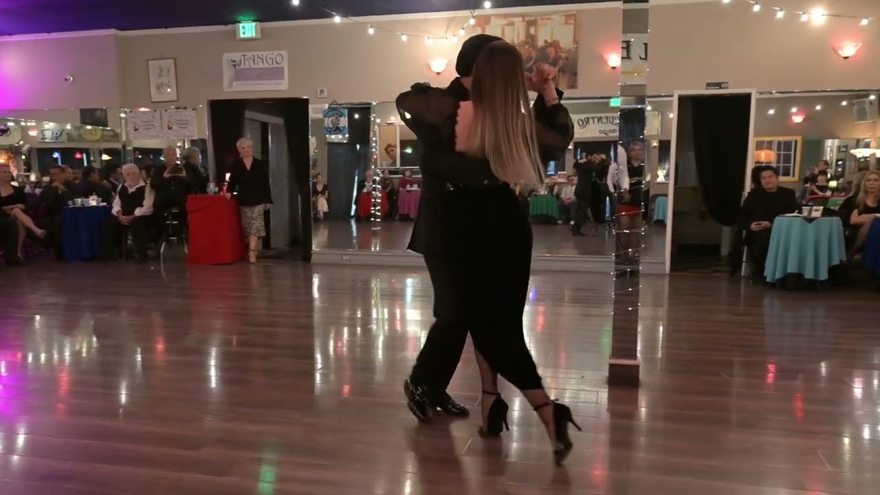 Video thumbnail for Carla Rossi and Jose Luis Salvo at El Encuentro 1/3