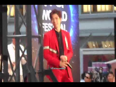 150614 KPOP WORLD FESTIVAL with VIXX - Hyuk strong aegyo