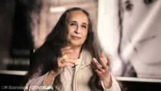 Maria Bethânia fala sobre músicas dos seus cds "Tua" e "Encanteria" (2009).