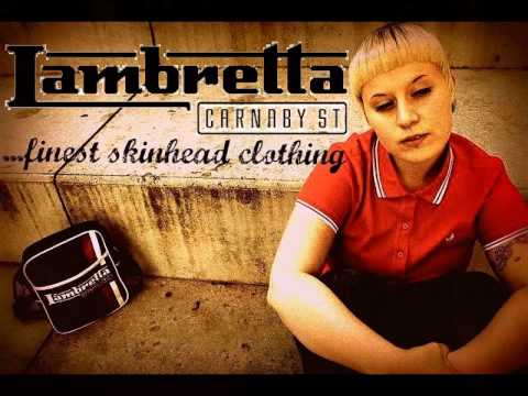 Skinhead Mädchen - Skatoons