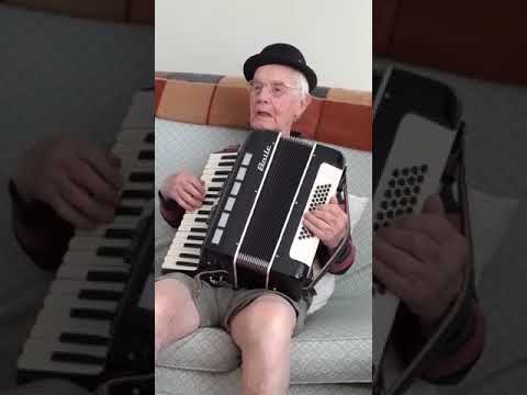 cyril walker of northenden plays I like a nice cup of tea / it's a long way to tipperary