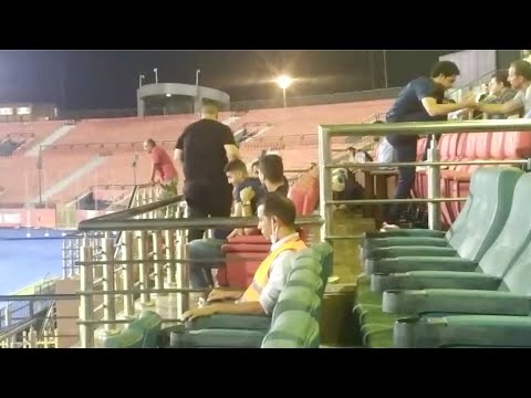 محمد شريف يساند لاعبي الأهلي أمام إنبي من مدرجات استاد السلام