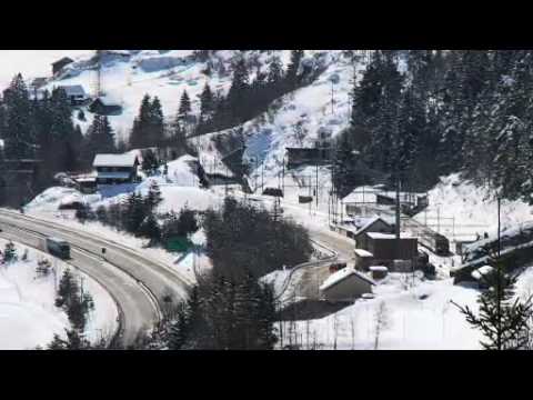 Train ride around Wassen church (www.eqtv.ch)