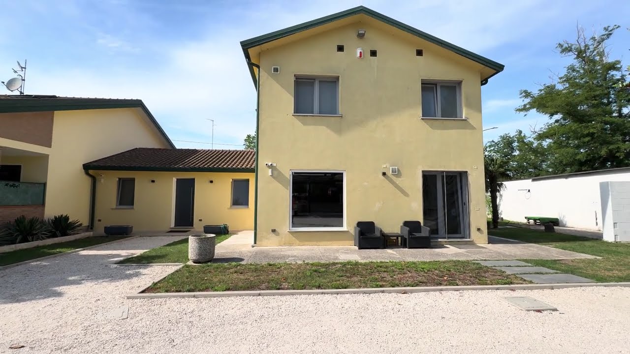 San Giuseppe di Comacchio, vendesi Villa  completamente Ristrutturata con Giardino 