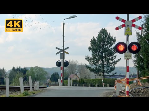 2,5+ Hour Railroad Crossings | 70 Trains! ASMR 4K