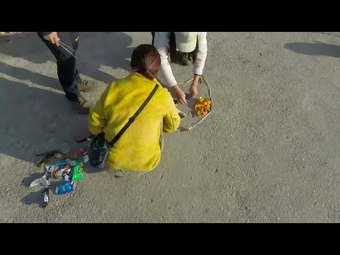 綠色開拓者。韓國徒步旅行者將垃圾變成藝術 (Green Trailblazers: South Korean hikers turn trash into art)