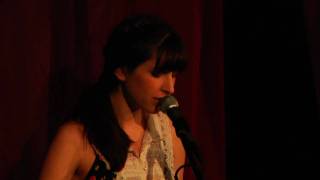 Lucy Schwartz - Gravity (Live)