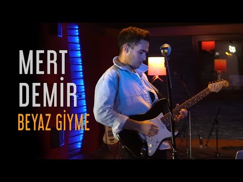 Mert Demir - Beyaz Giyme (Fadeout İstanbul Live)