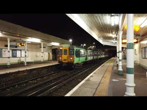 (HD) Southern Class 455s slip leaving Whyteleafe with a service to Caterham