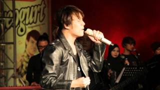 Download lagu ANUGERAH by Akim & The Majistret [LIVE] [HD] [HQ AUDIO] mp3