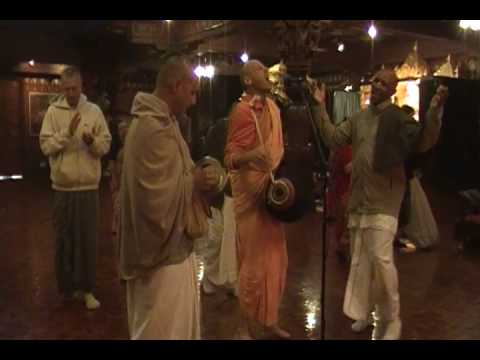 Kirtan led by Ekalavya Das in New Vrindavan