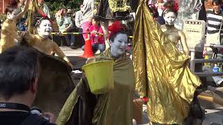 金粉ショー　投げ銭タイムに移るとき