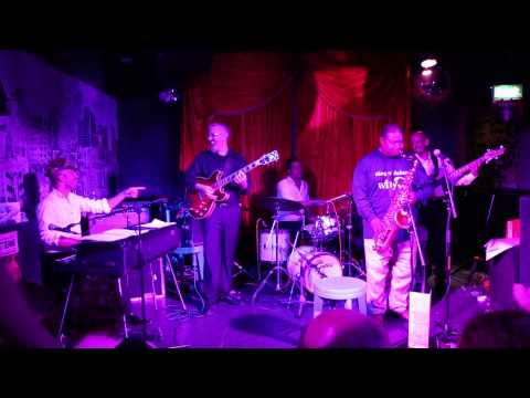 Mob Peppers featuring Pee Wee Ellis - Cold Duck Time