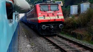 preview picture of video 'WAP4 Netravathi express leaving Thalassery'
