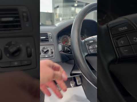 фото volvo v50 i рестайлинг 0