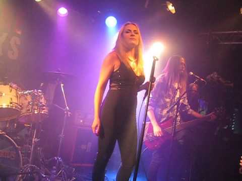 Netta Dahlberg Run For Cover - I Don't Believe In Love - On The Rocks, Helsinki 28.11.2015