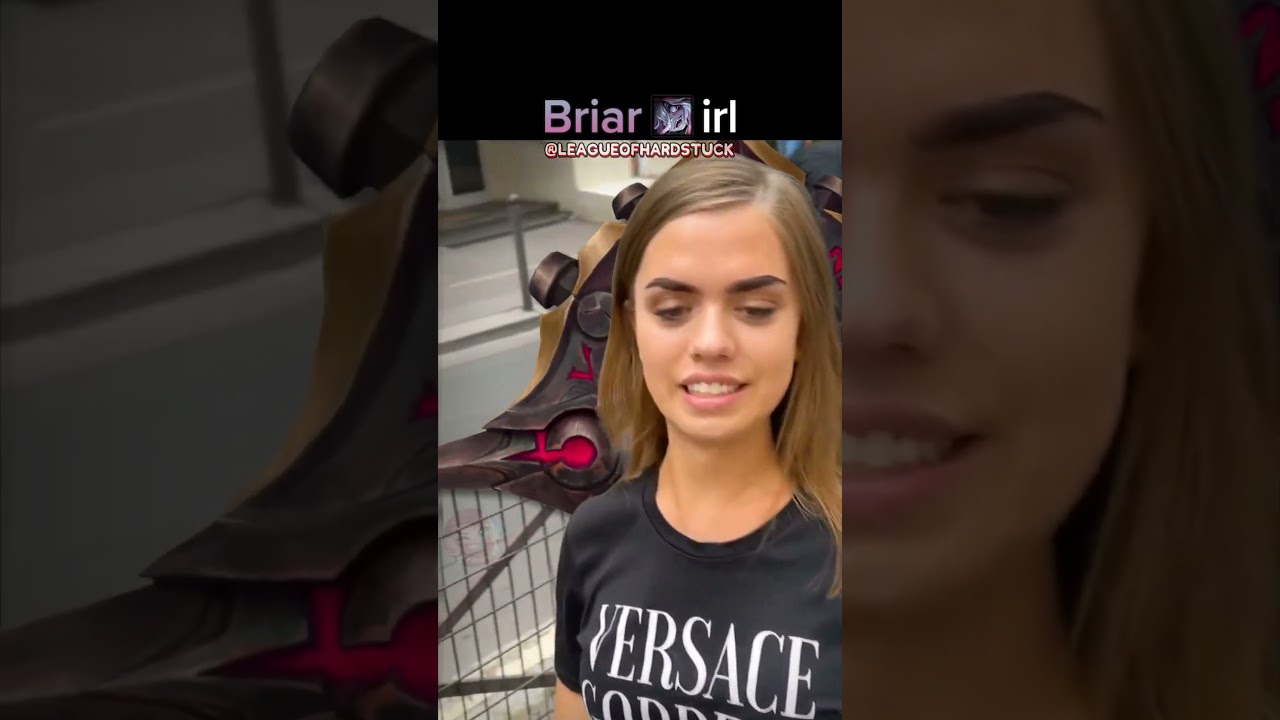 *Most normal Champion by Riot* 🩸🦶 League of Legends #leagueoflegends #leagueoflegendsmemes #gaming