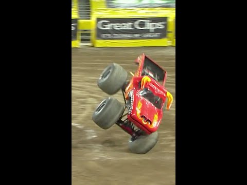 This Bull is Loco 😳 #Shorts #monsterjam