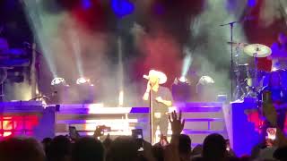 Justin Moore “The Ones That Didn’t Make It Back Home” Live!