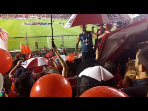RECIBIMIENTO INCREIBLE Independiente 2 vs racing 0