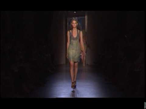 Paris: Rue du Mail fashionshow -Women's Ready to Wear Spring/Summer 2010