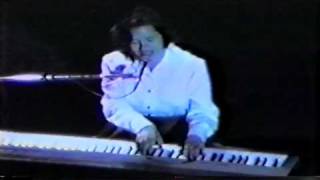 10,000 Maniacs - How You&#39;ve Grown (1992) Carnegie Hall, NY