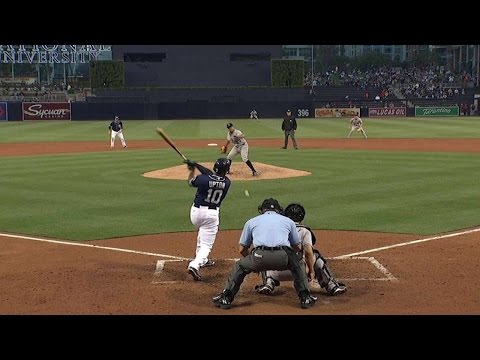 COL@SD: Upton scores two to give Padres lead