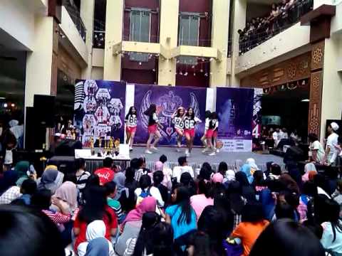 A PINK - My My ( Remix ) + No No No Dance Cover by Une - G