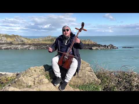 Improvisation of khoomii , in La Pointe du Groin , France