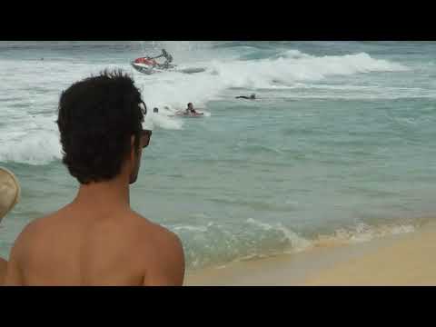 Kelly Slater - At Pipeline IV
