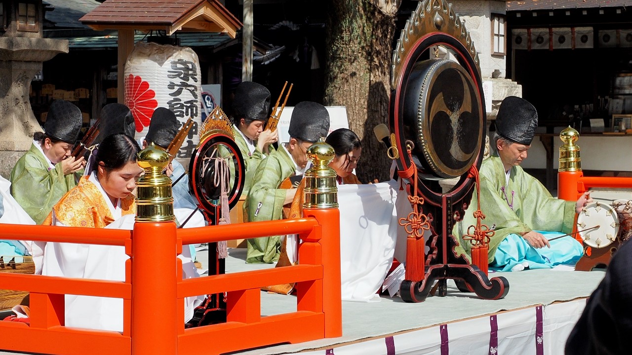 和風の伝統的な管弦楽器の音色、ちょっと聴いてみませんか：泉穴師神社　春季大祭