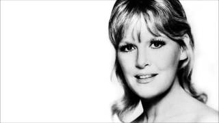 Petula Clark - This Girl's in Love With You