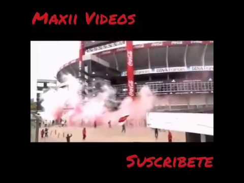 "Impresionante video del Banderazo del Hincha de River Plate!" Barra: Los Borrachos del Tablón • Club: River Plate