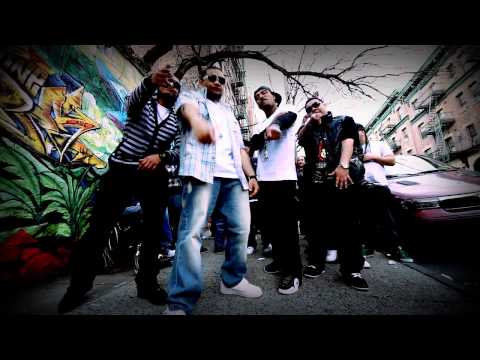 Kenny The Ripper ft. Reyo El Patriarca, Algenis - La Calle Esta Caliente (Official Video).mp4
