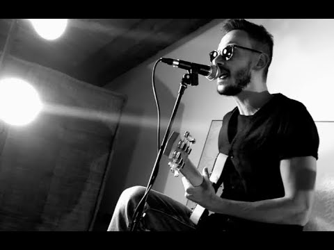 Minutella - Troppa gente (live acustico, che però non è acustico)